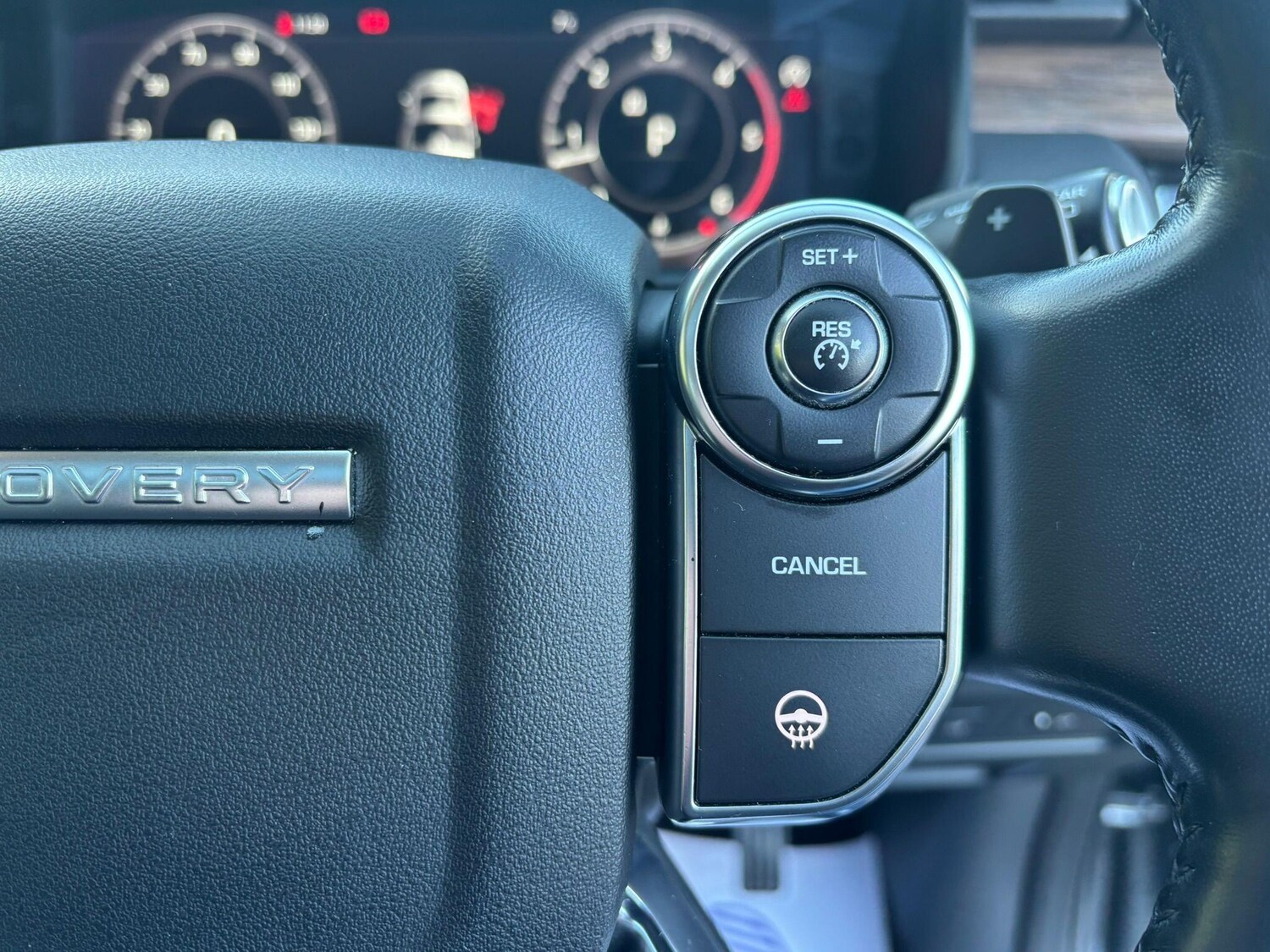 Used Land Rover Discovery 2018 for sale - 76982859: Photo 38