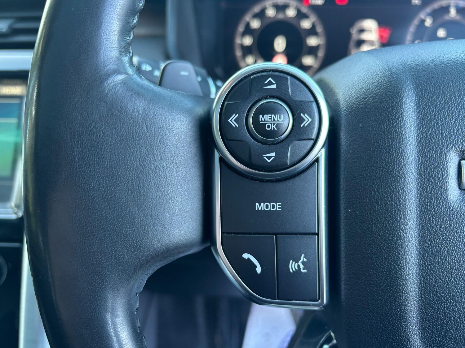 Used Land Rover Discovery 2018 for sale - 76982859: Photo 39