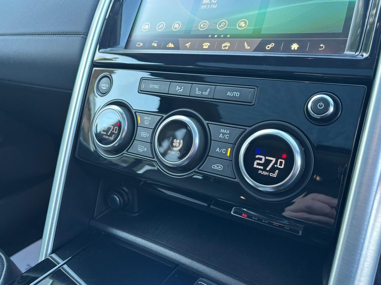 Used Land Rover Discovery 2018 for sale - 76982859: Photo 41