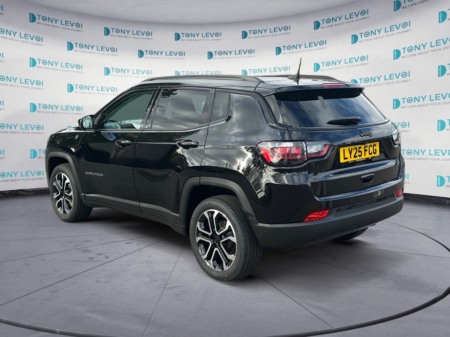 Used Jeep Compass 2025 for sale - 76172470: Photo 4