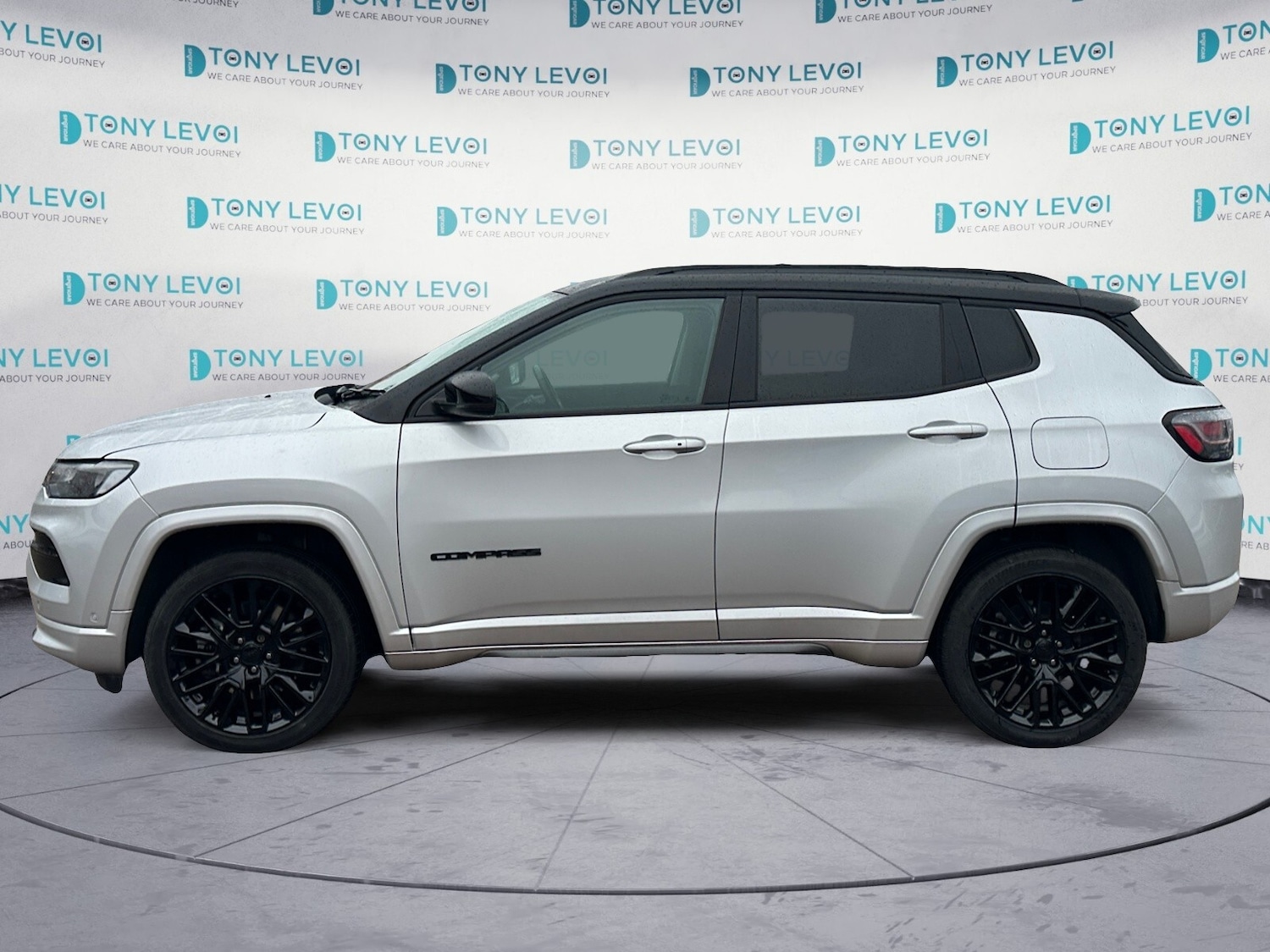 Used Jeep Compass 2023 for sale - 77636242: Photo 2