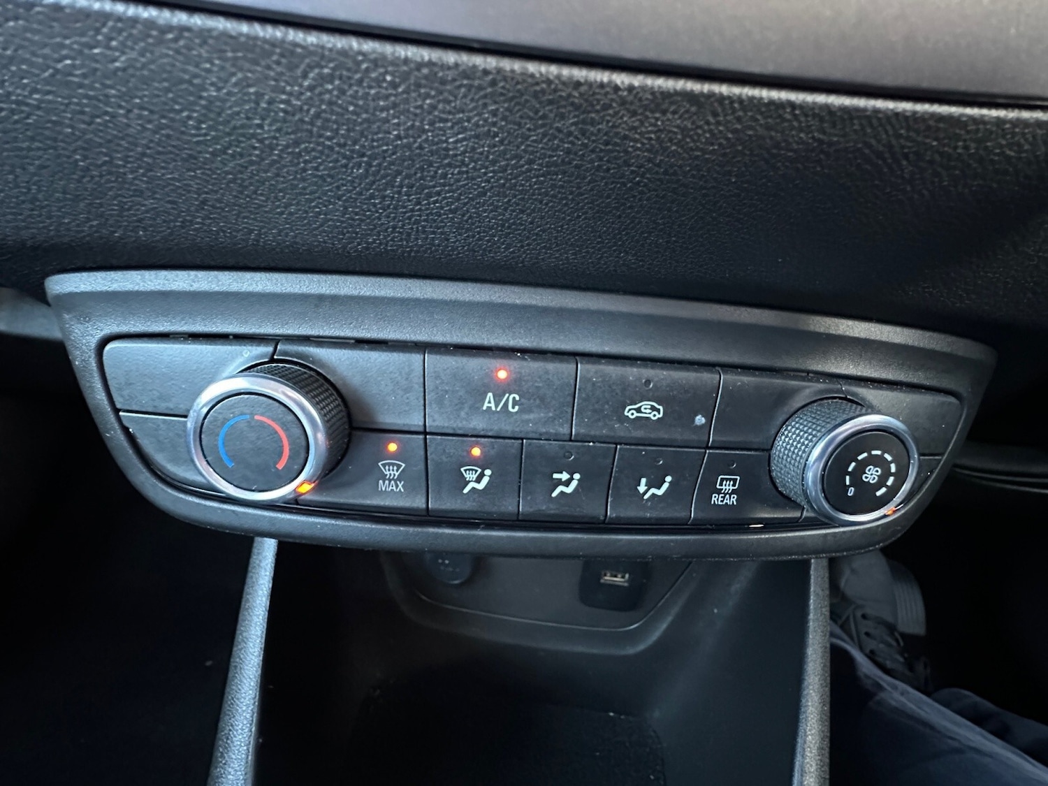 Used Vauxhall Crossland 2022 for sale - 76841928: Photo 25