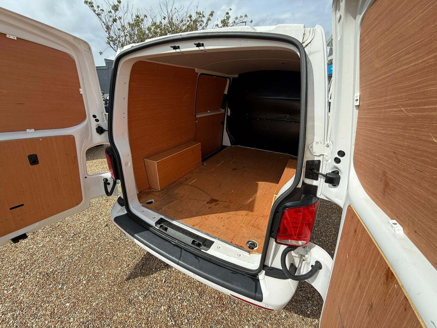 Used Volkswagen Transporter 2024 for sale - 75782301: Photo 14