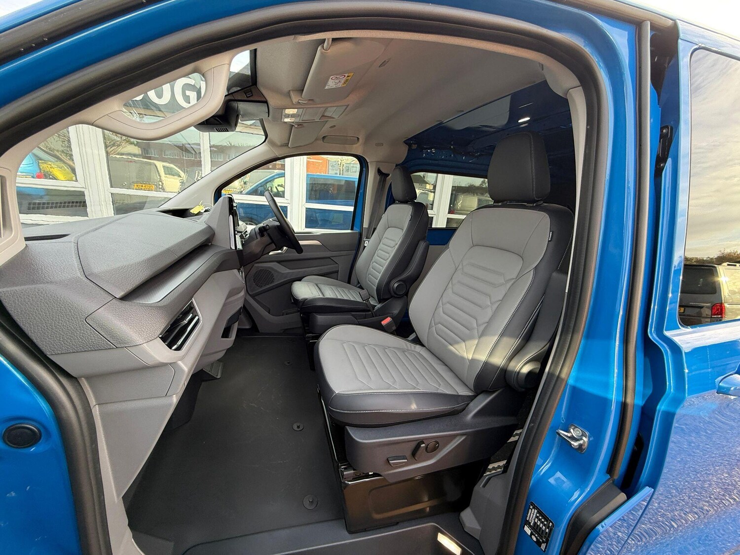 Used Volkswagen Transporter 2025 for sale - 76432896: Photo 14