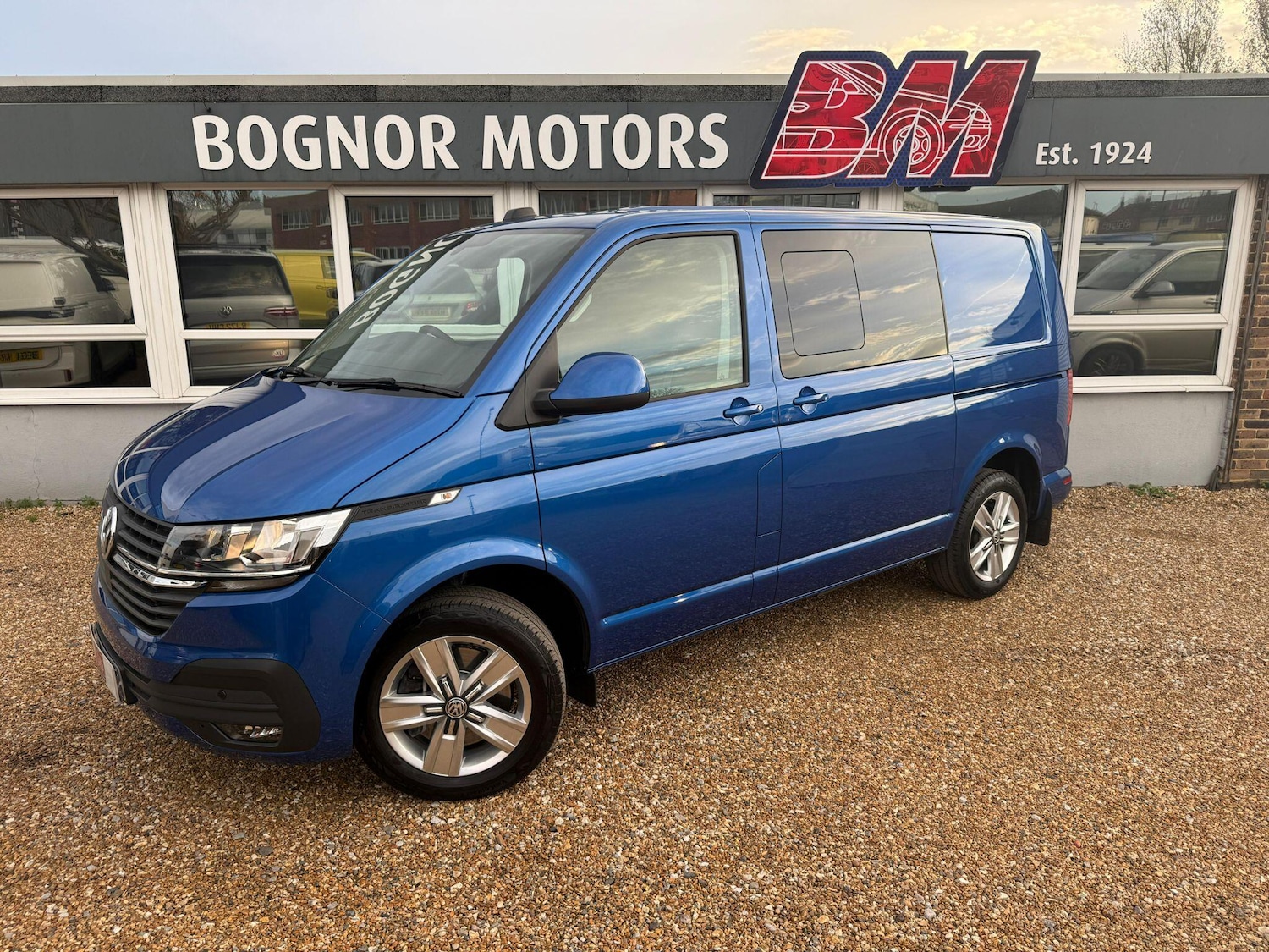 Used Volkswagen Transporter 2024 for sale - 76572466: Photo 1