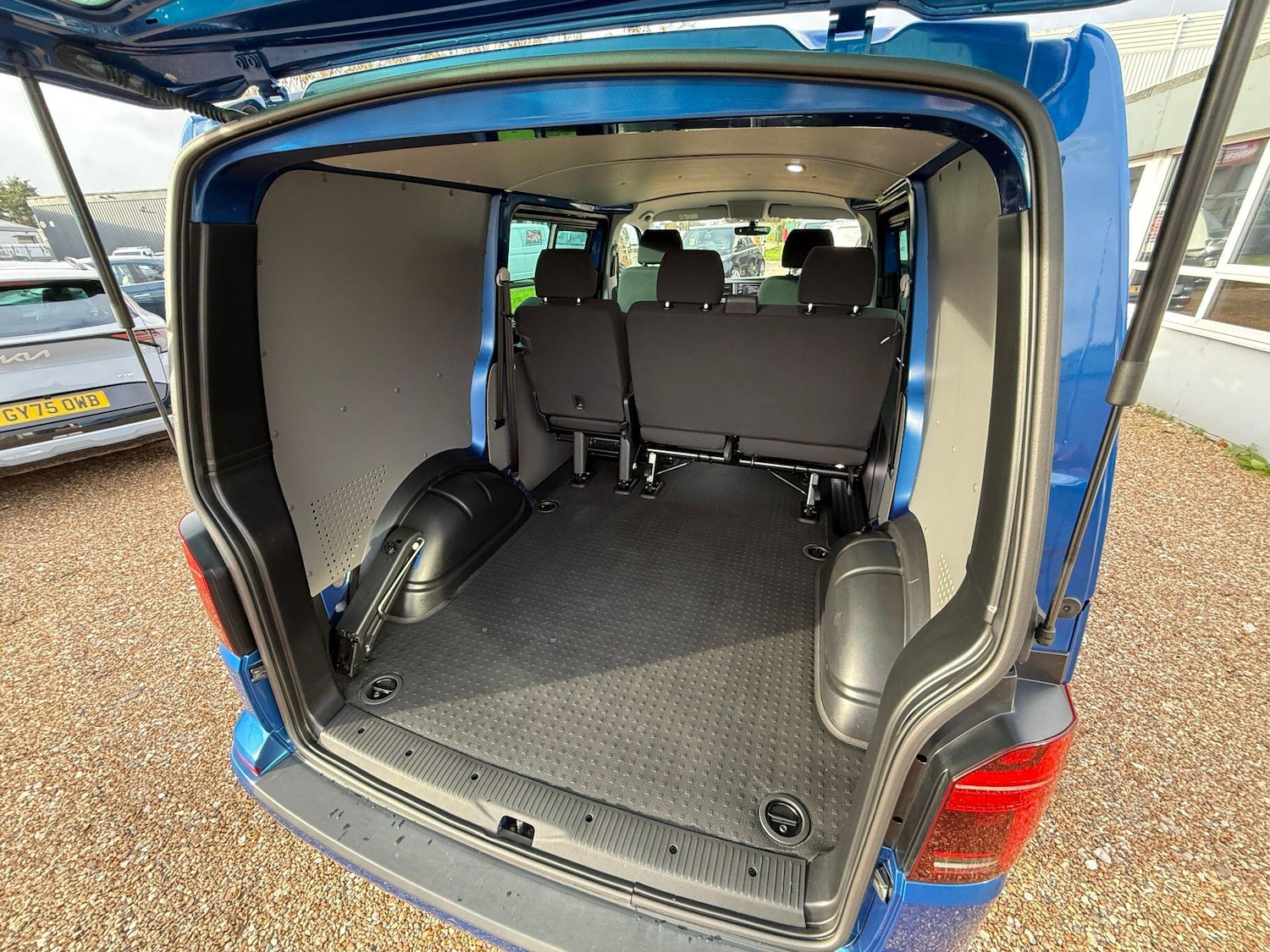 Used Volkswagen Transporter 2023 for sale - 76456652: Photo 12