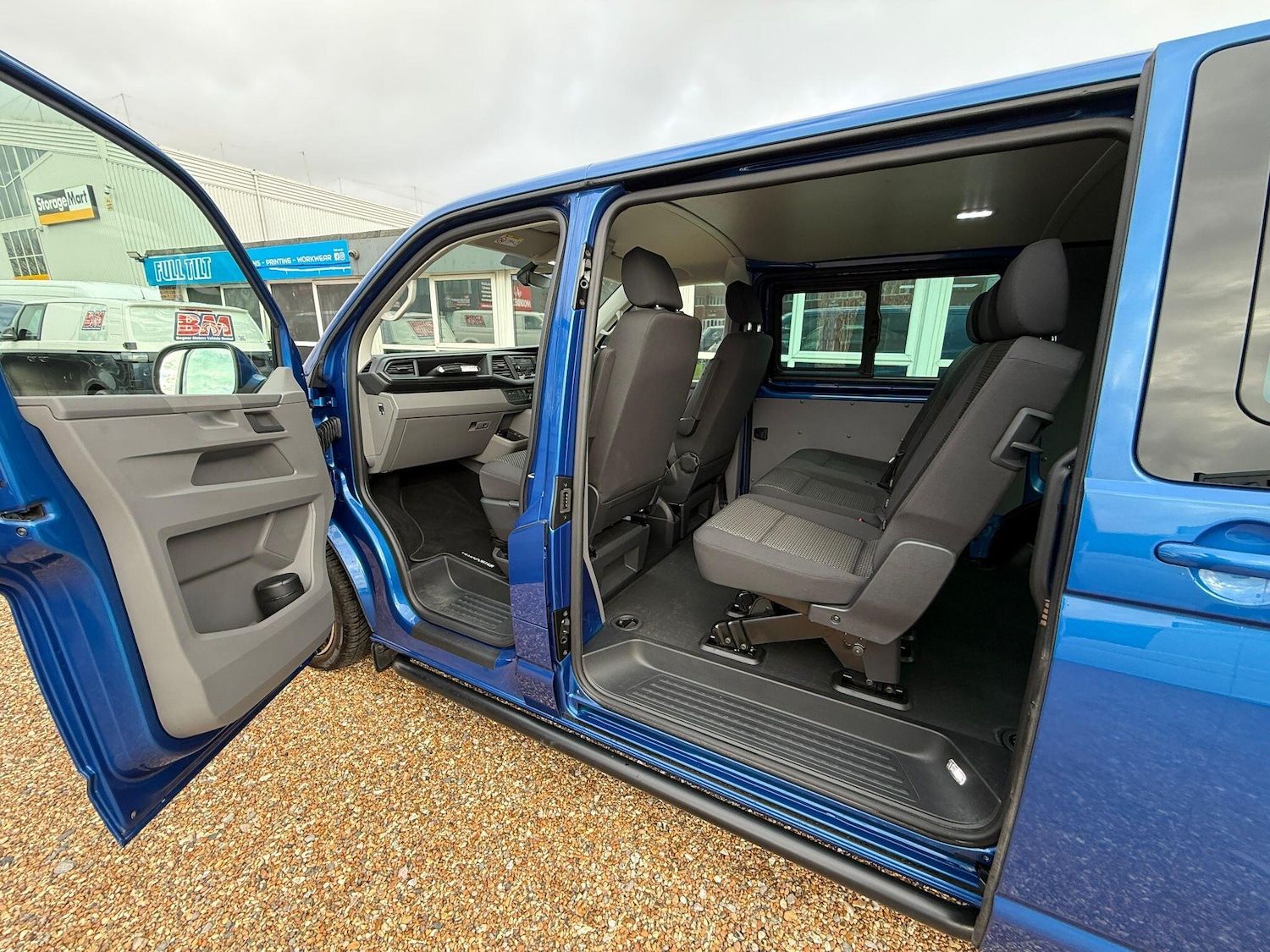 Used Volkswagen Transporter 2023 for sale - 76456652: Photo 2