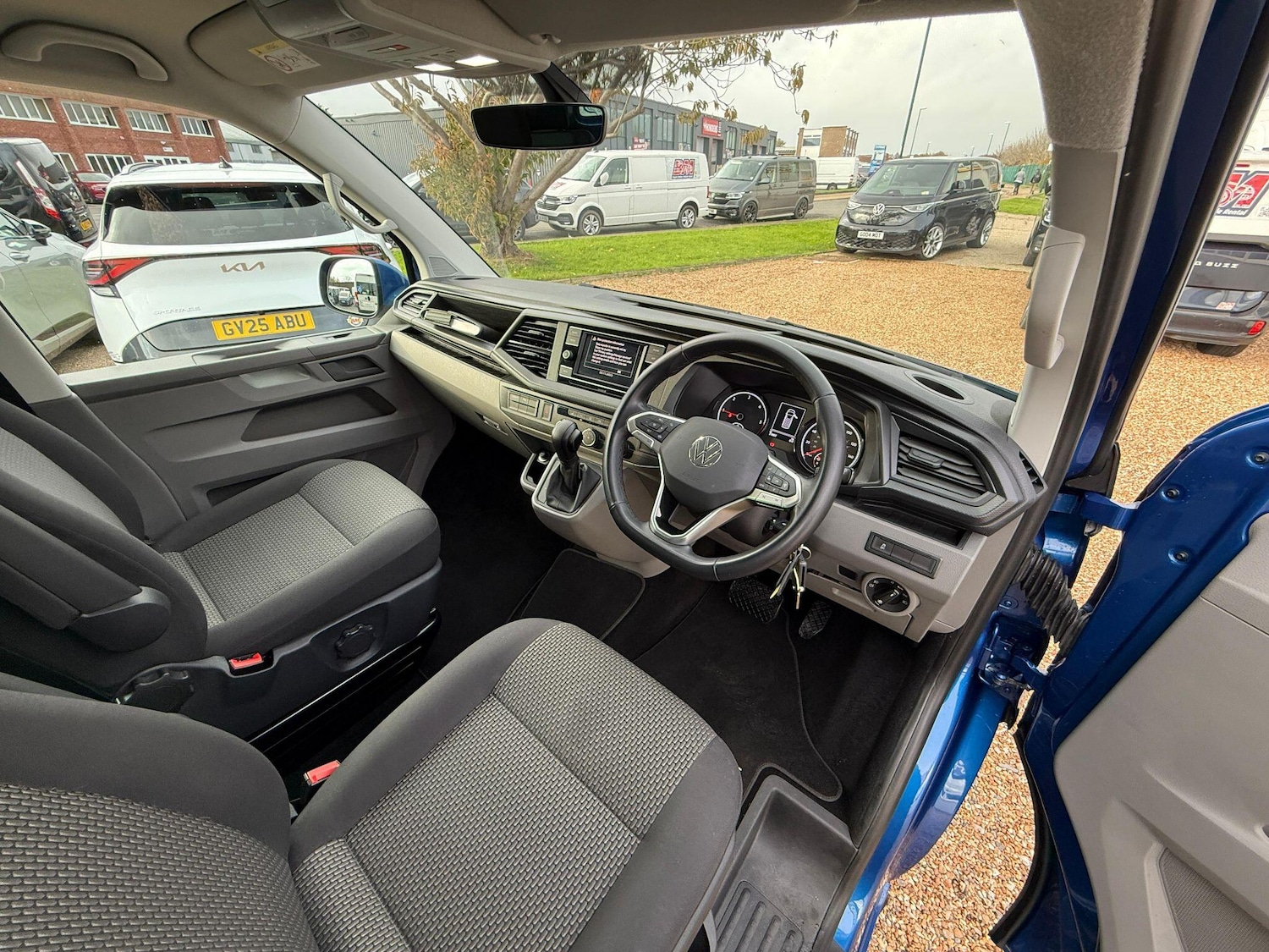 Used Volkswagen Transporter 2023 for sale - 76456652: Photo 24