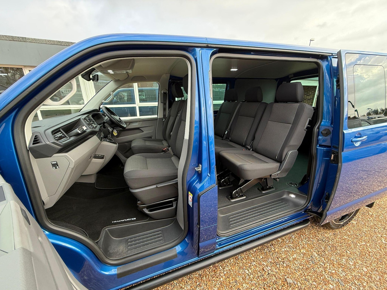 Used Volkswagen Transporter 2023 for sale - 76456652: Photo 3