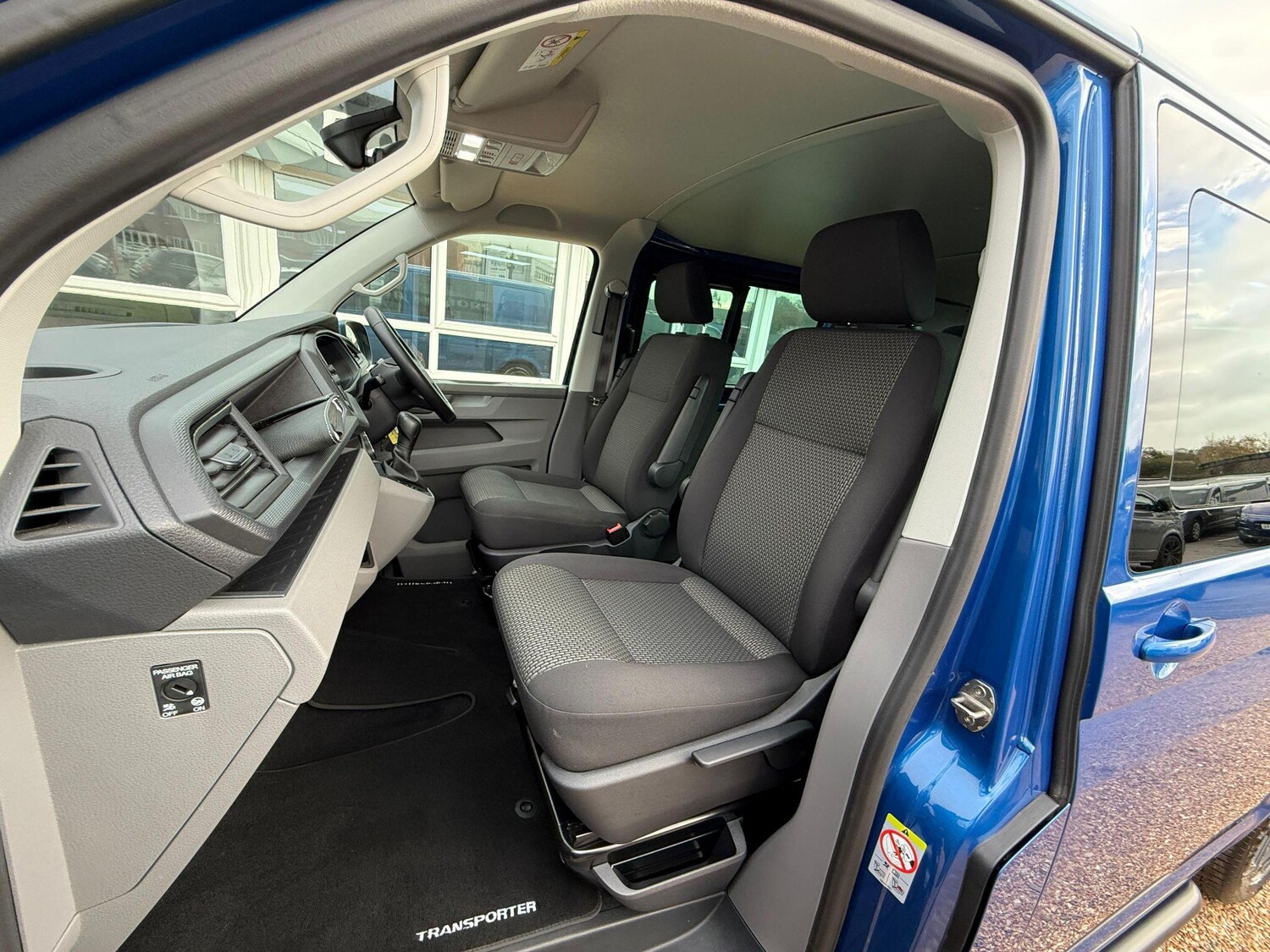 Used Volkswagen Transporter 2023 for sale - 76456652: Photo 5