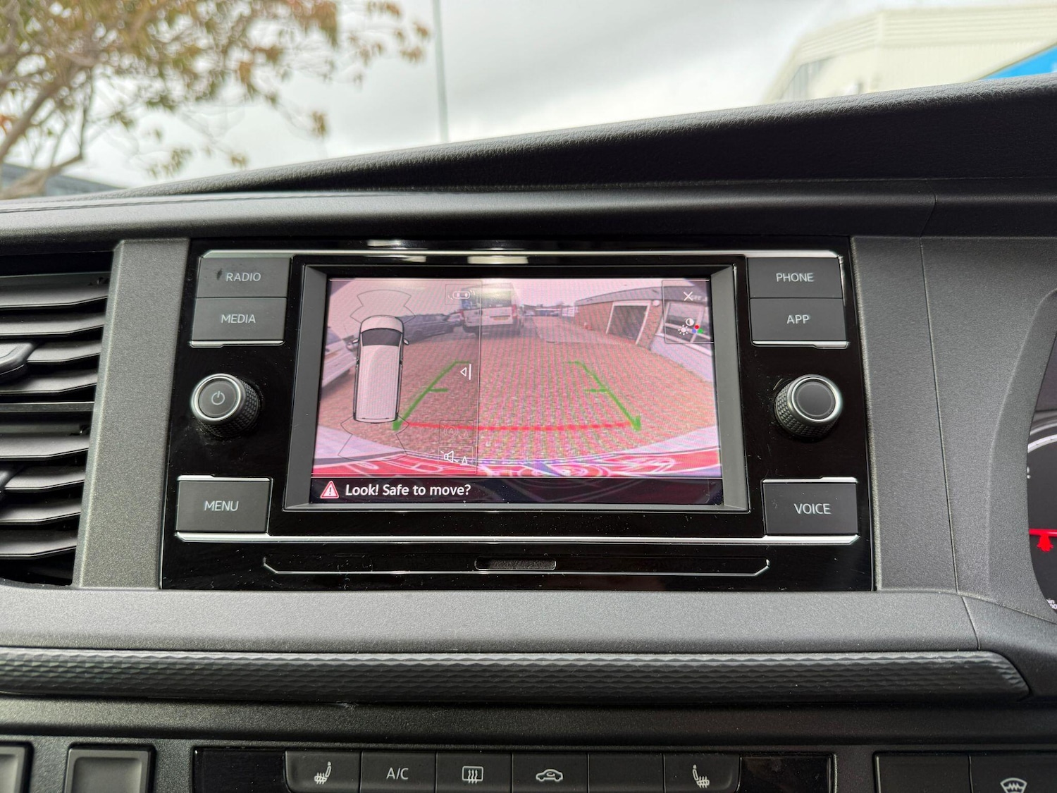 Used Volkswagen Transporter 2023 for sale - 76456652: Photo 7