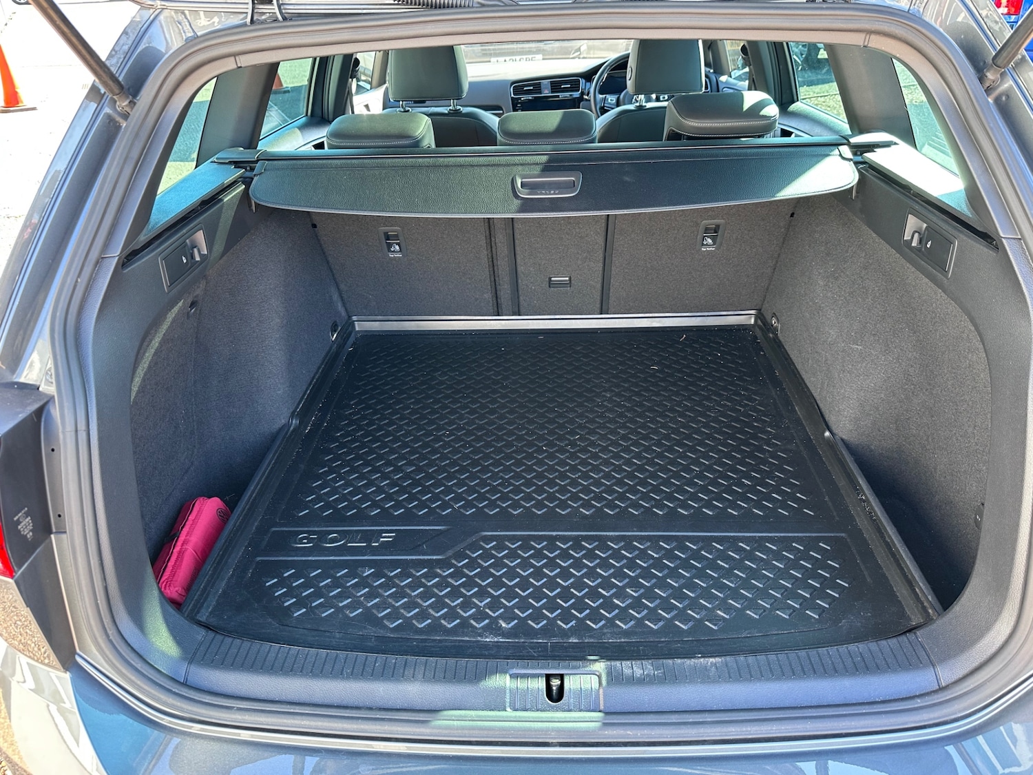 Used Volkswagen Golf 2017 for sale - 77934485: Photo 17