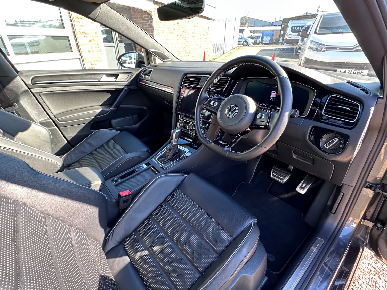 Used Volkswagen Golf 2017 for sale - 77934485: Photo 21