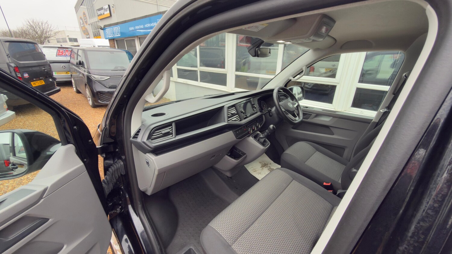 Used Volkswagen Transporter 2024 for sale - 76926599: Photo 10