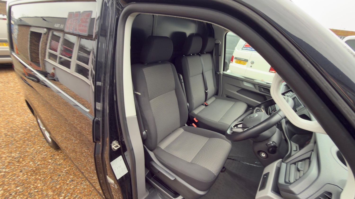 Used Volkswagen Transporter 2024 for sale - 76926599: Photo 18