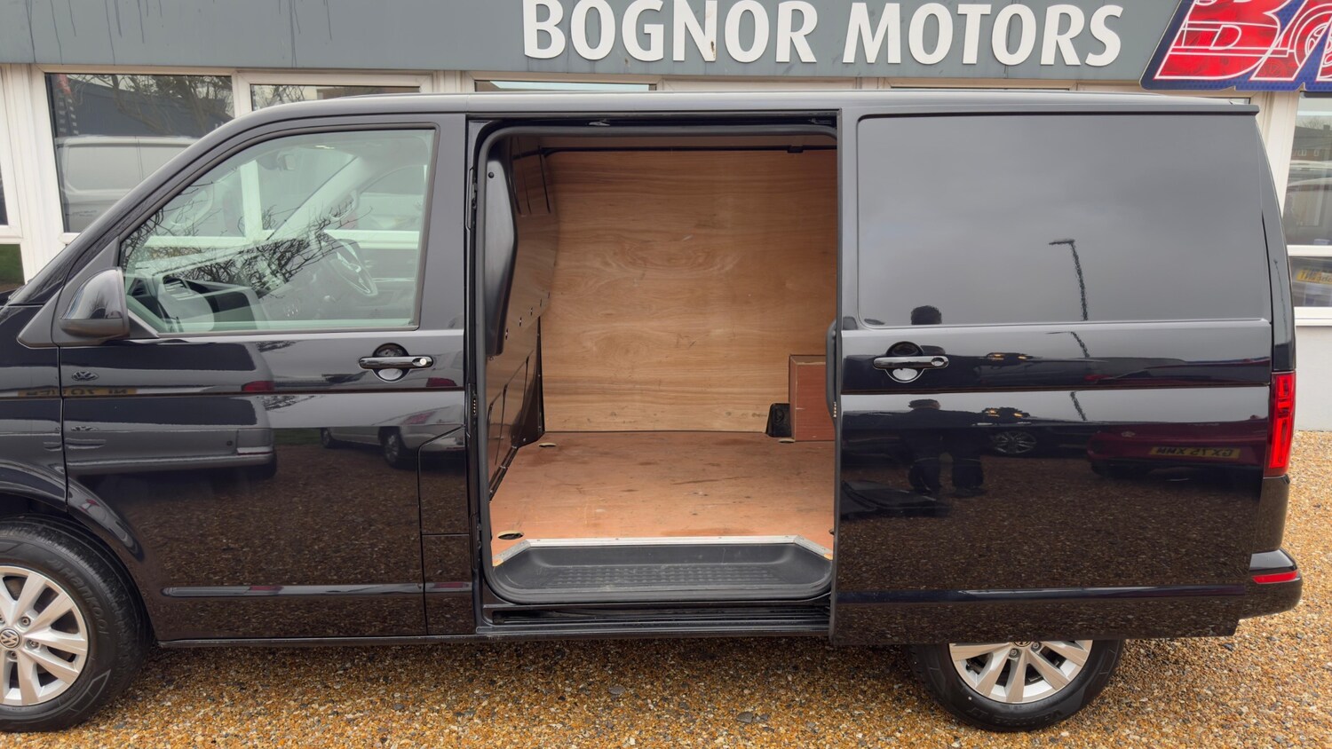 Used Volkswagen Transporter 2024 for sale - 76926599: Photo 21