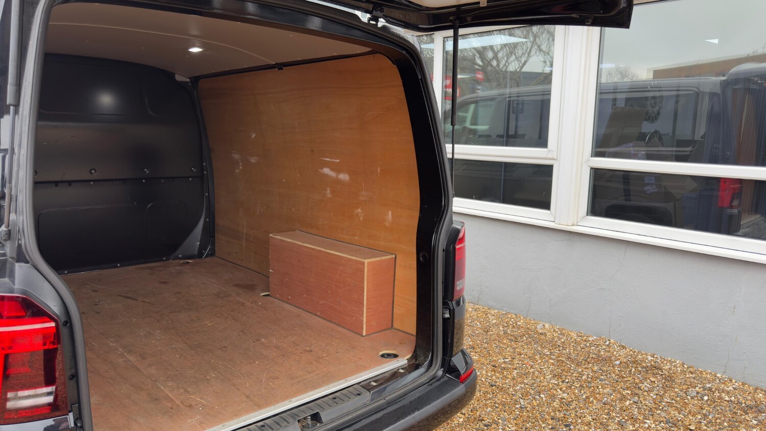 Used Volkswagen Transporter 2024 for sale - 76926599: Photo 23