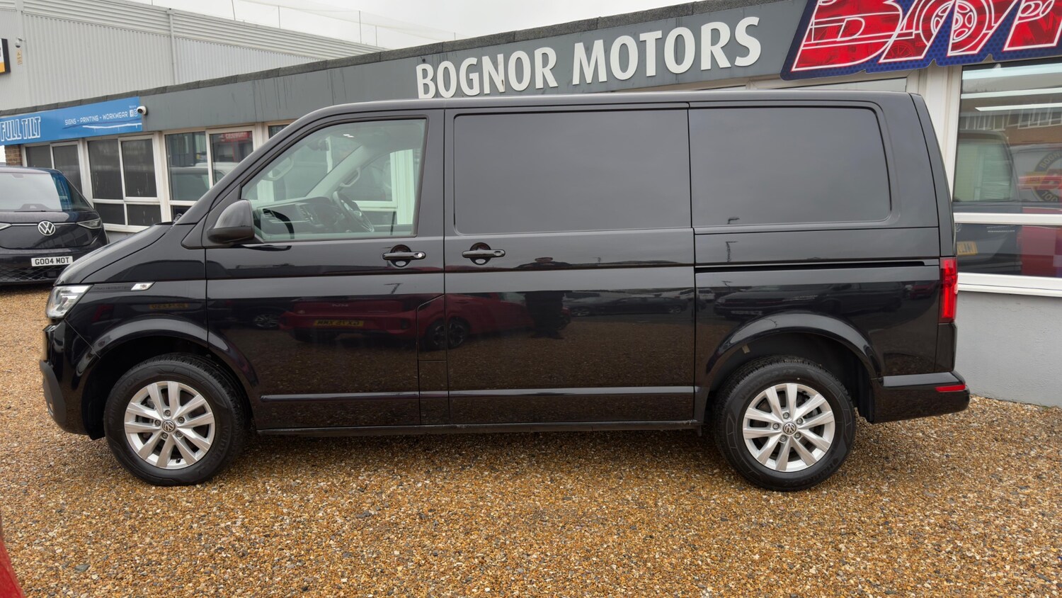 Used Volkswagen Transporter 2024 for sale - 76926599: Photo 3