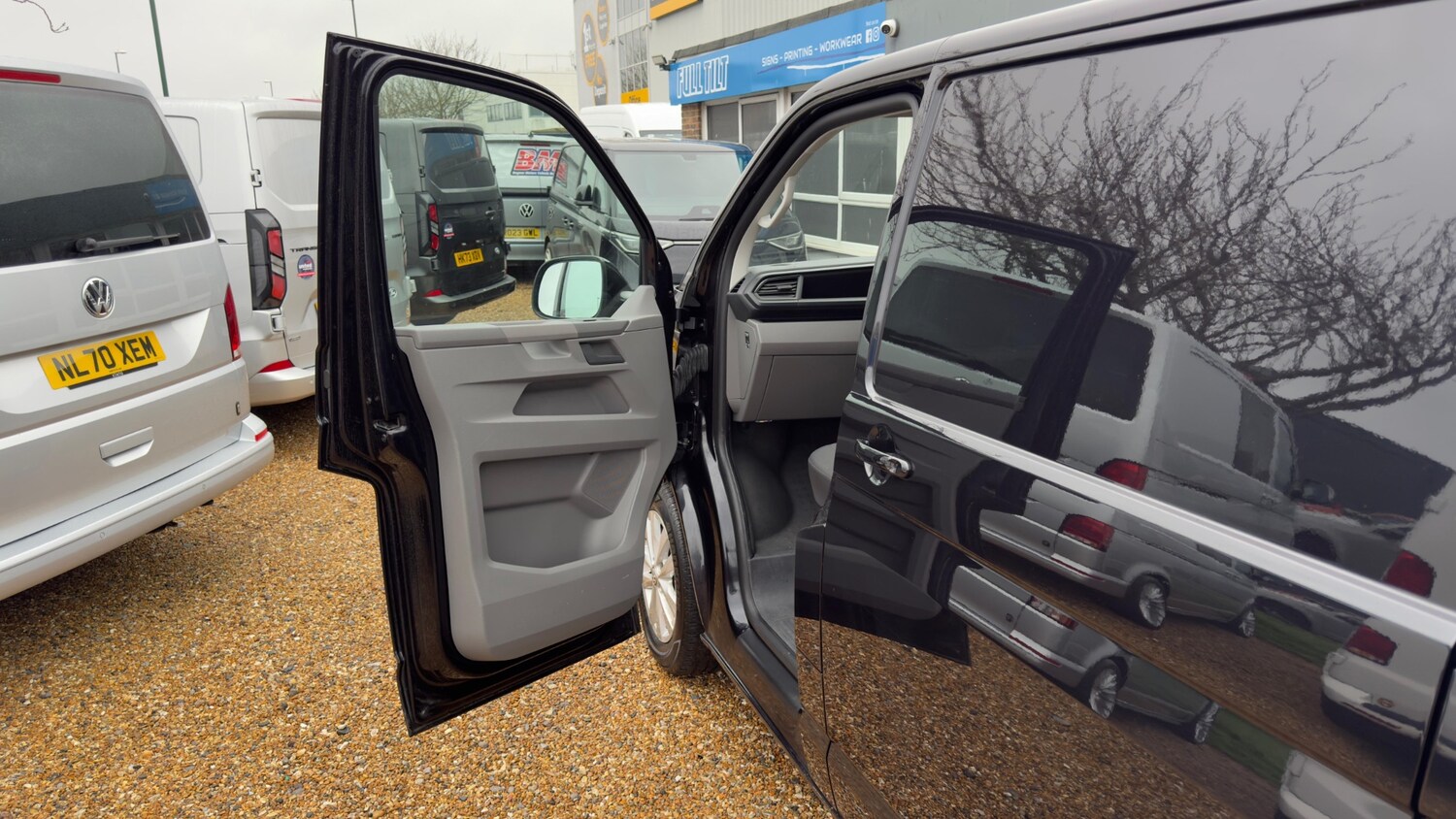 Used Volkswagen Transporter 2024 for sale - 76926599: Photo 7