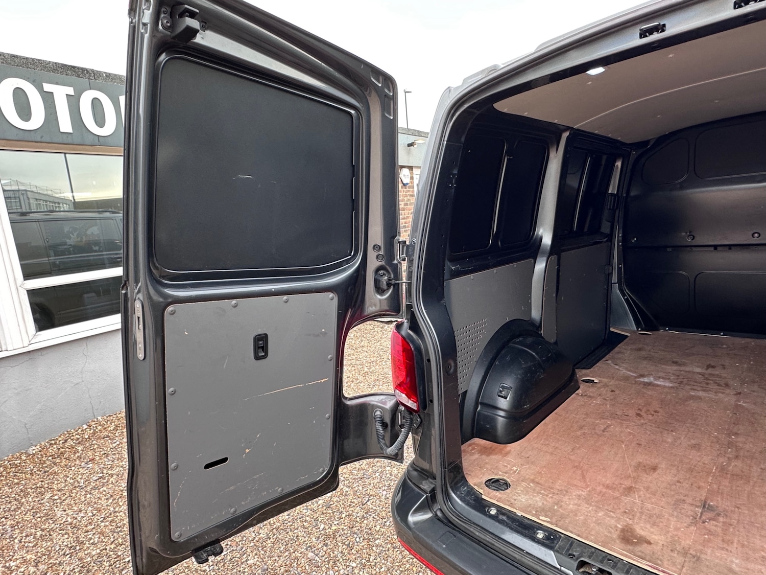 Used Volkswagen Transporter 2022 for sale - 78201470: Photo 18