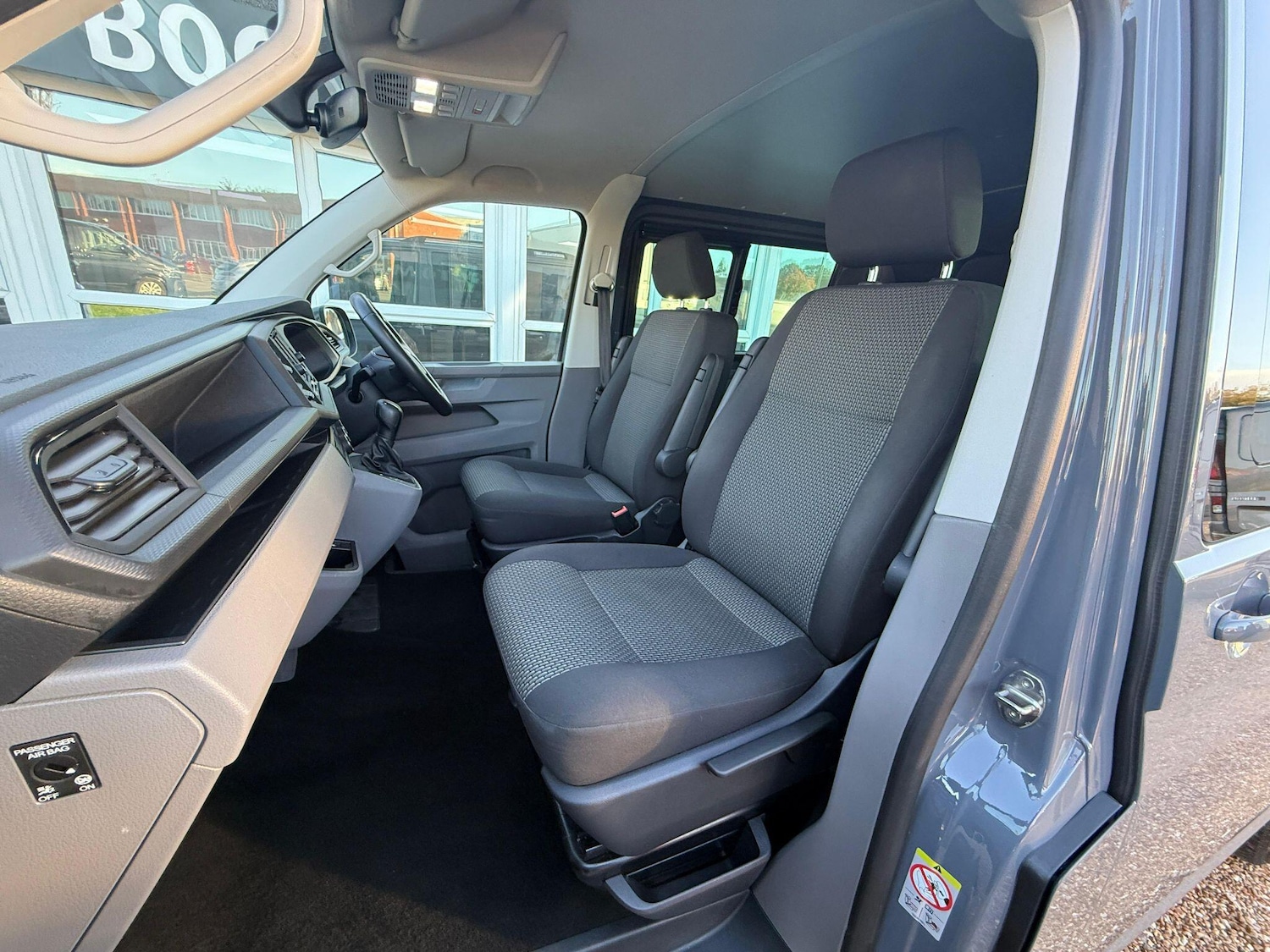 Used Volkswagen Transporter 2024 for sale - 76370197: Photo 2