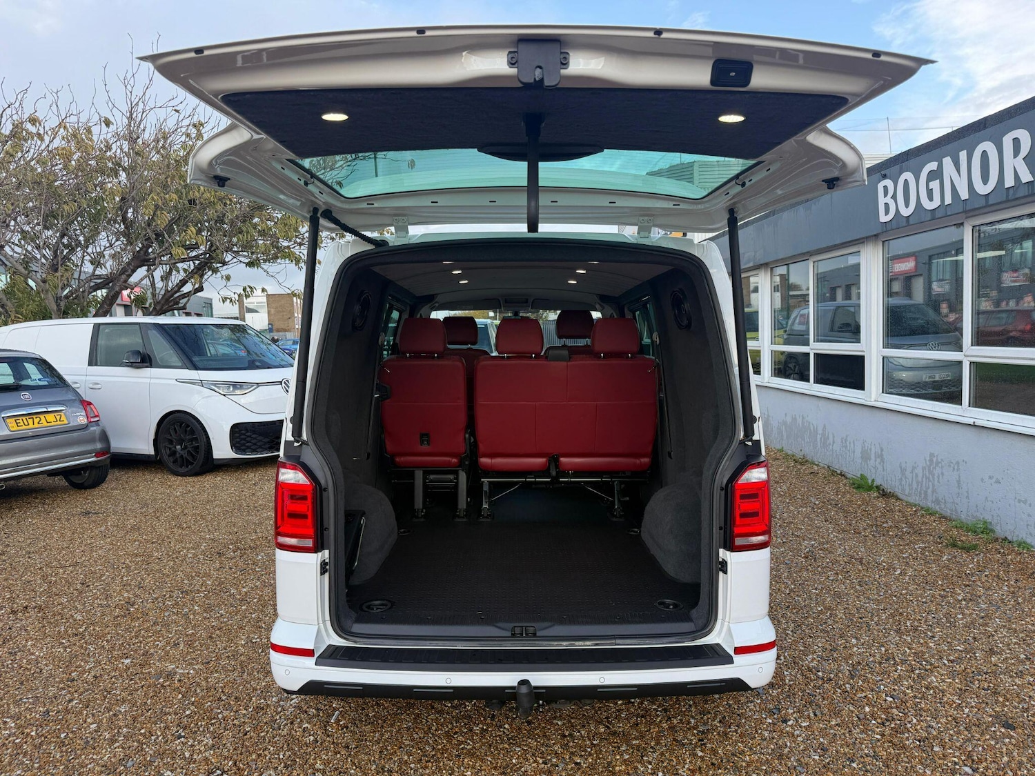 Used Volkswagen Transporter 2017 for sale - 76337379: Photo 17