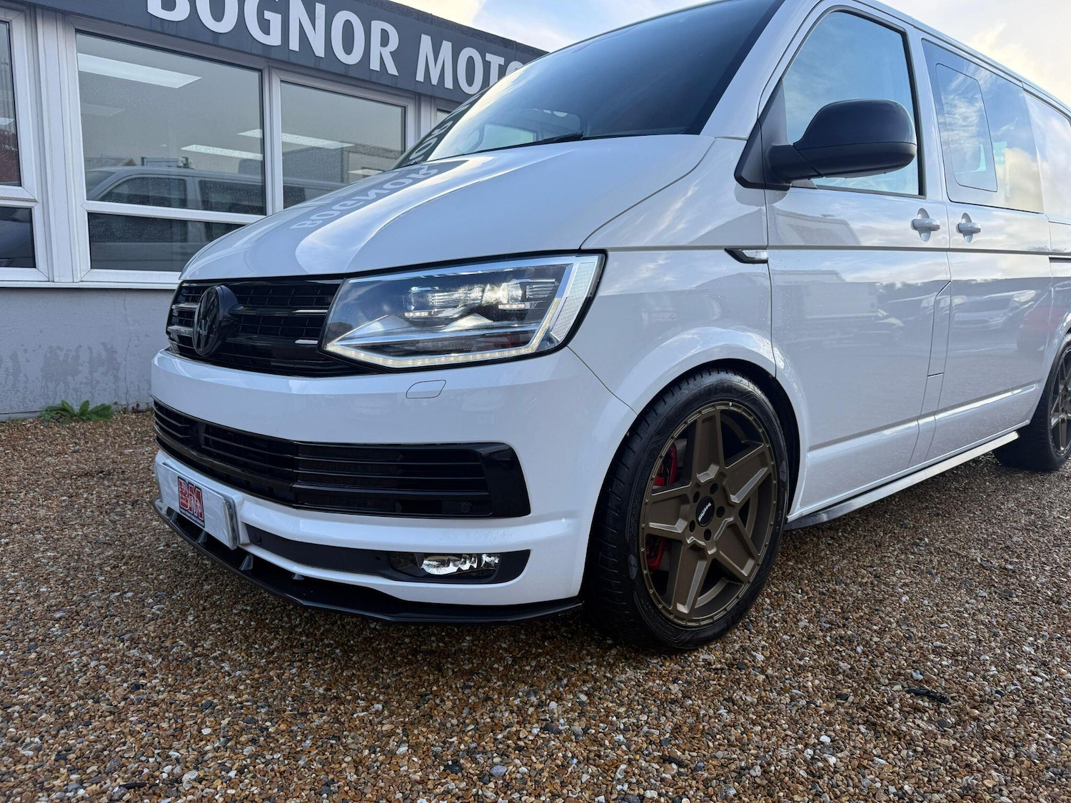 Used Volkswagen Transporter 2017 for sale - 76337379: Photo 2