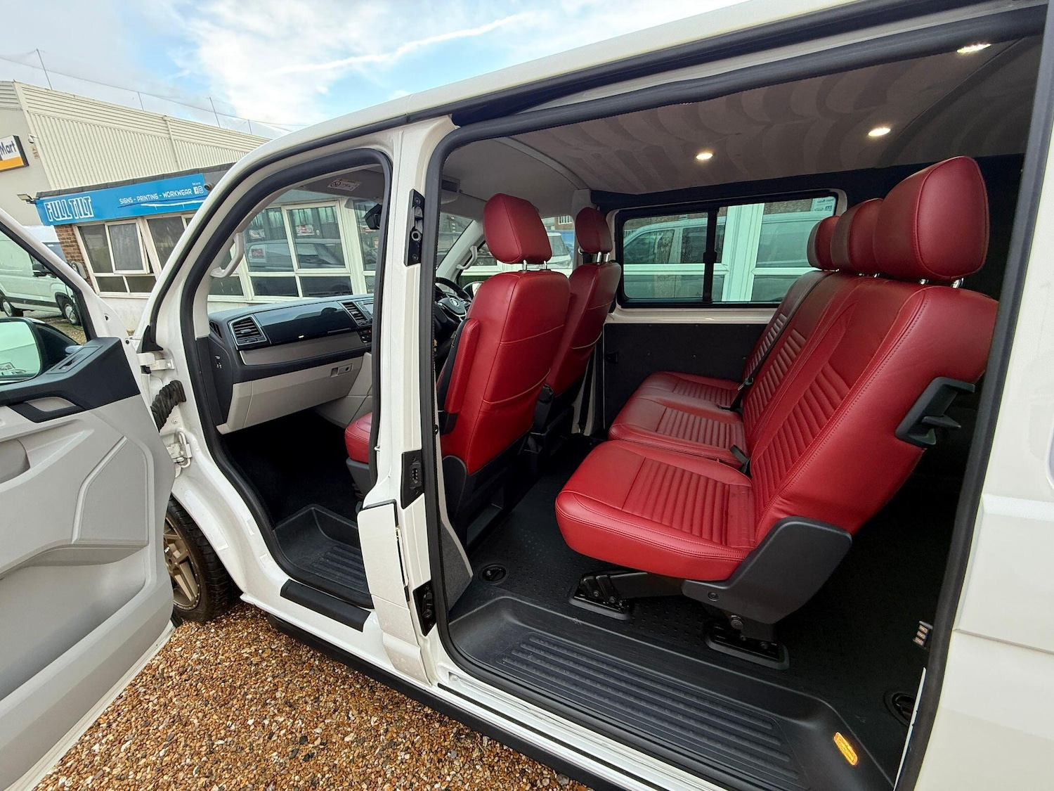 Used Volkswagen Transporter 2017 for sale - 76337379: Photo 20