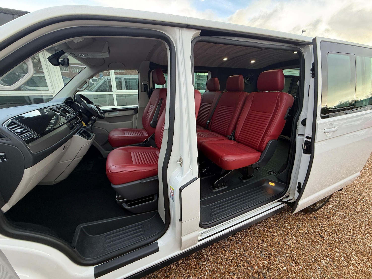 Used Volkswagen Transporter 2017 for sale - 76337379: Photo 22
