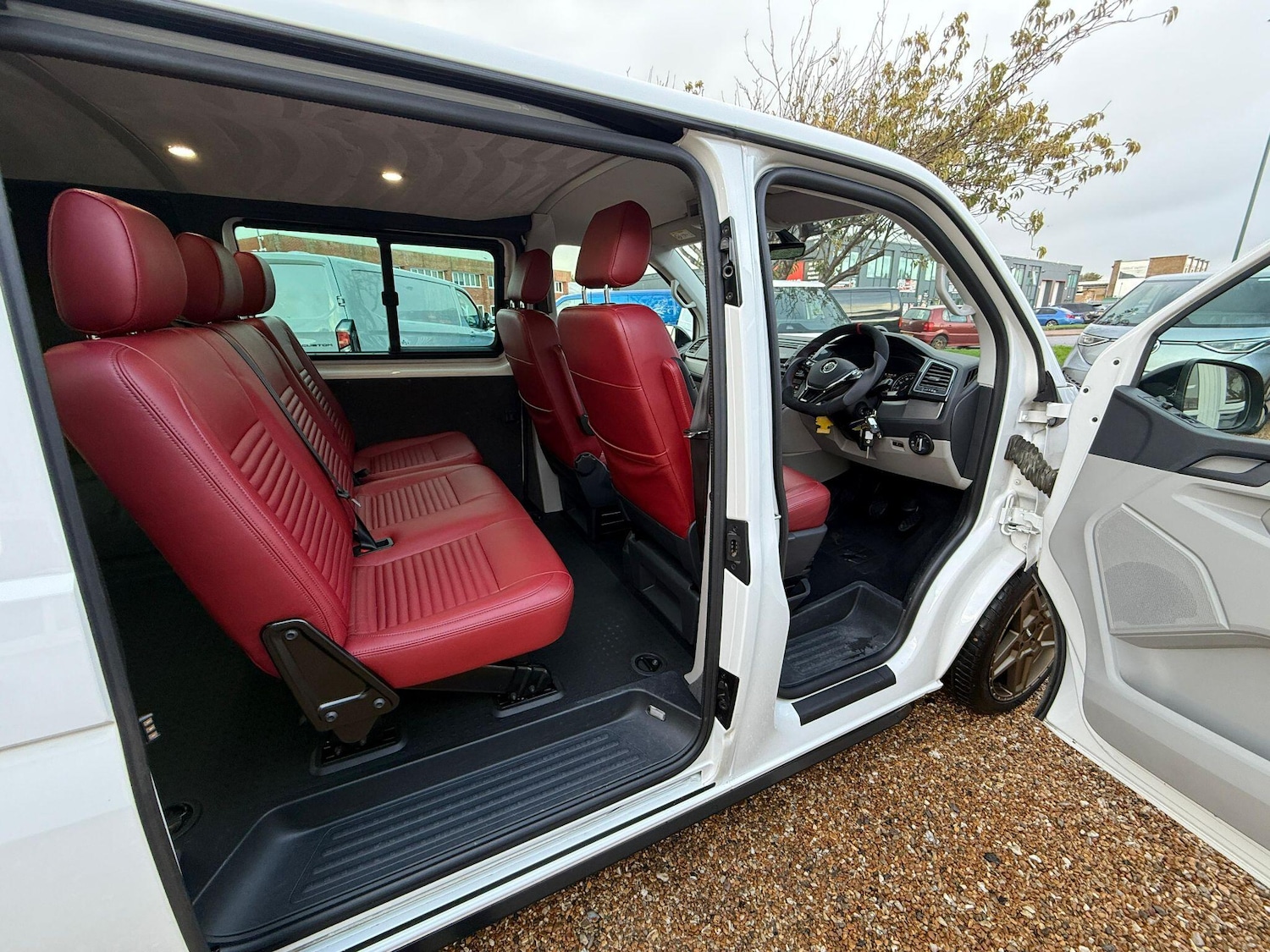 Used Volkswagen Transporter 2017 for sale - 76337379: Photo 27