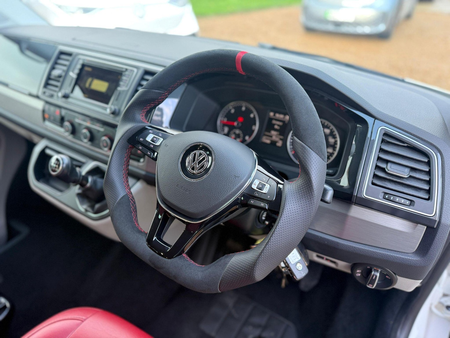 Used Volkswagen Transporter 2017 for sale - 76337379: Photo 29