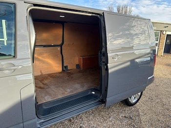 Used Volkswagen Transporter 2024 for sale - 76925995: Photo