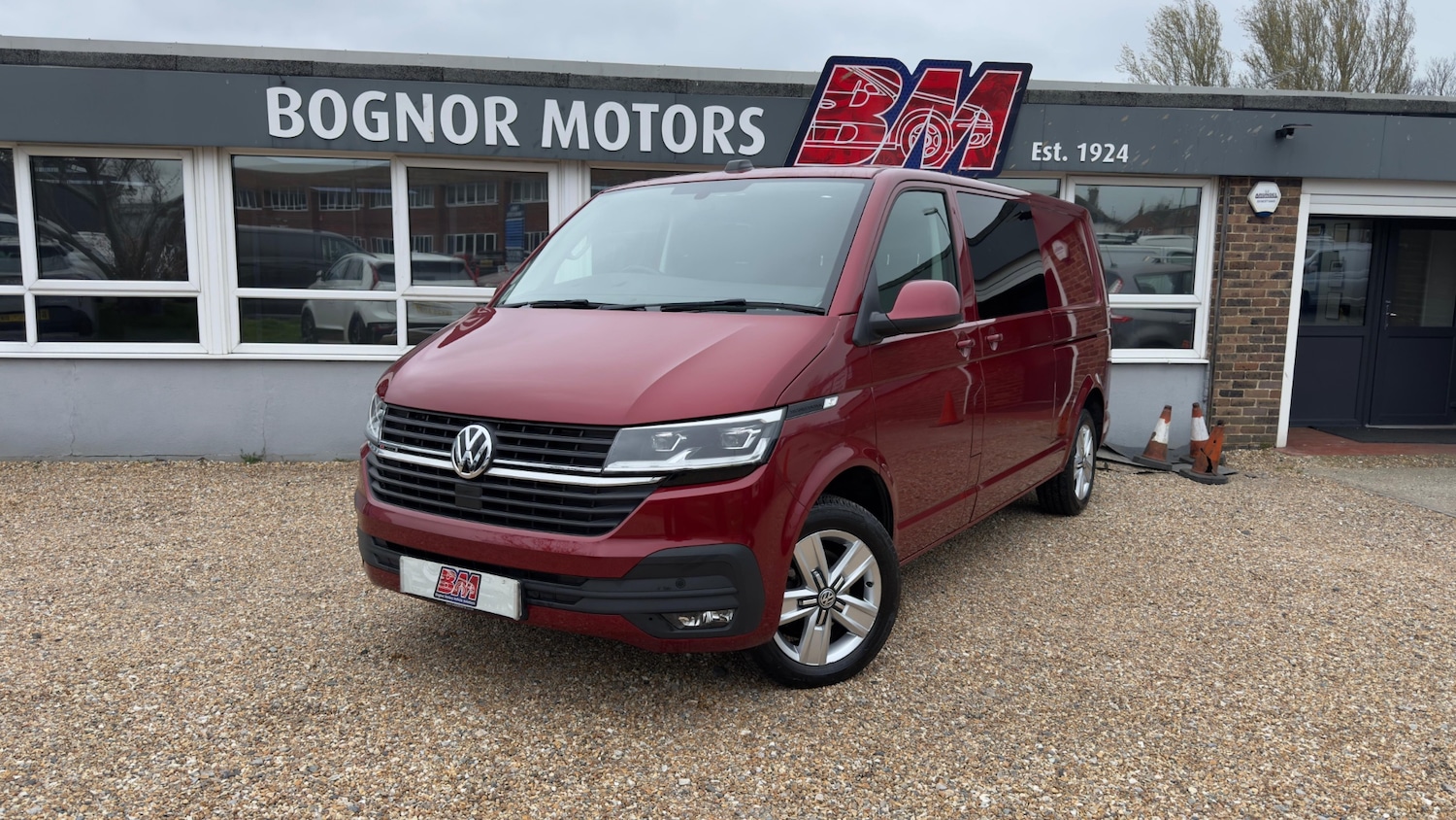 Used Volkswagen Transporter 2024 for sale - 77998440: Photo 1