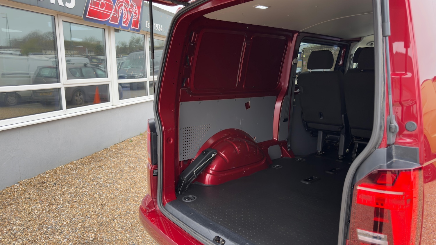 Used Volkswagen Transporter 2024 for sale - 77998440: Photo 11