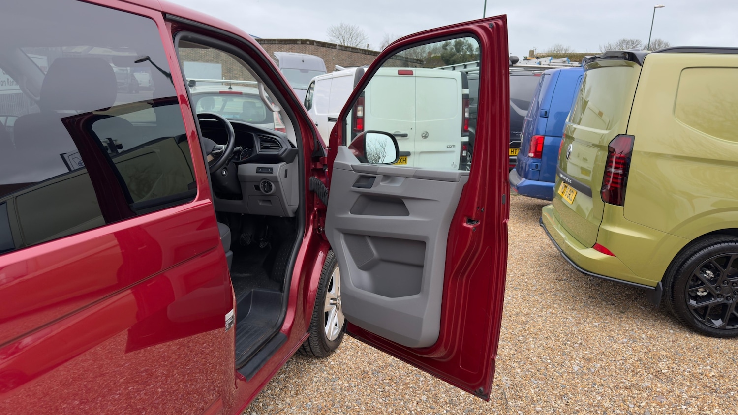 Used Volkswagen Transporter 2024 for sale - 77998440: Photo 14