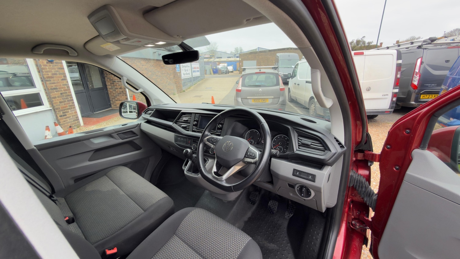 Used Volkswagen Transporter 2024 for sale - 77998440: Photo 29