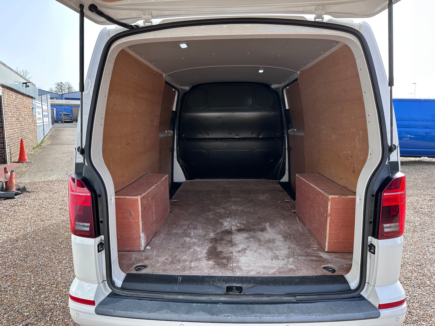 Used Volkswagen Transporter 2024 for sale - 76926743: Photo 26