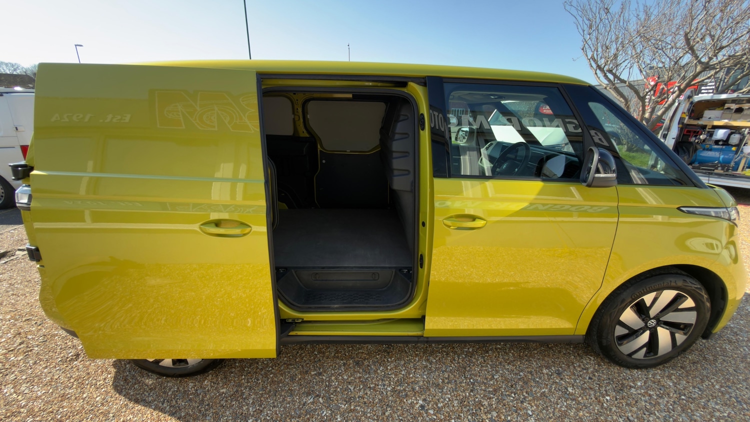 Used Volkswagen ID.3 2023 for sale - 77954292: Photo 2