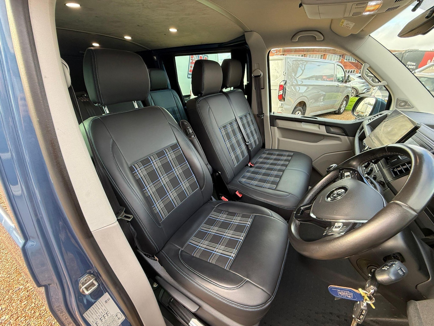 Used Volkswagen Transporter 2017 for sale - 76337791: Photo 16