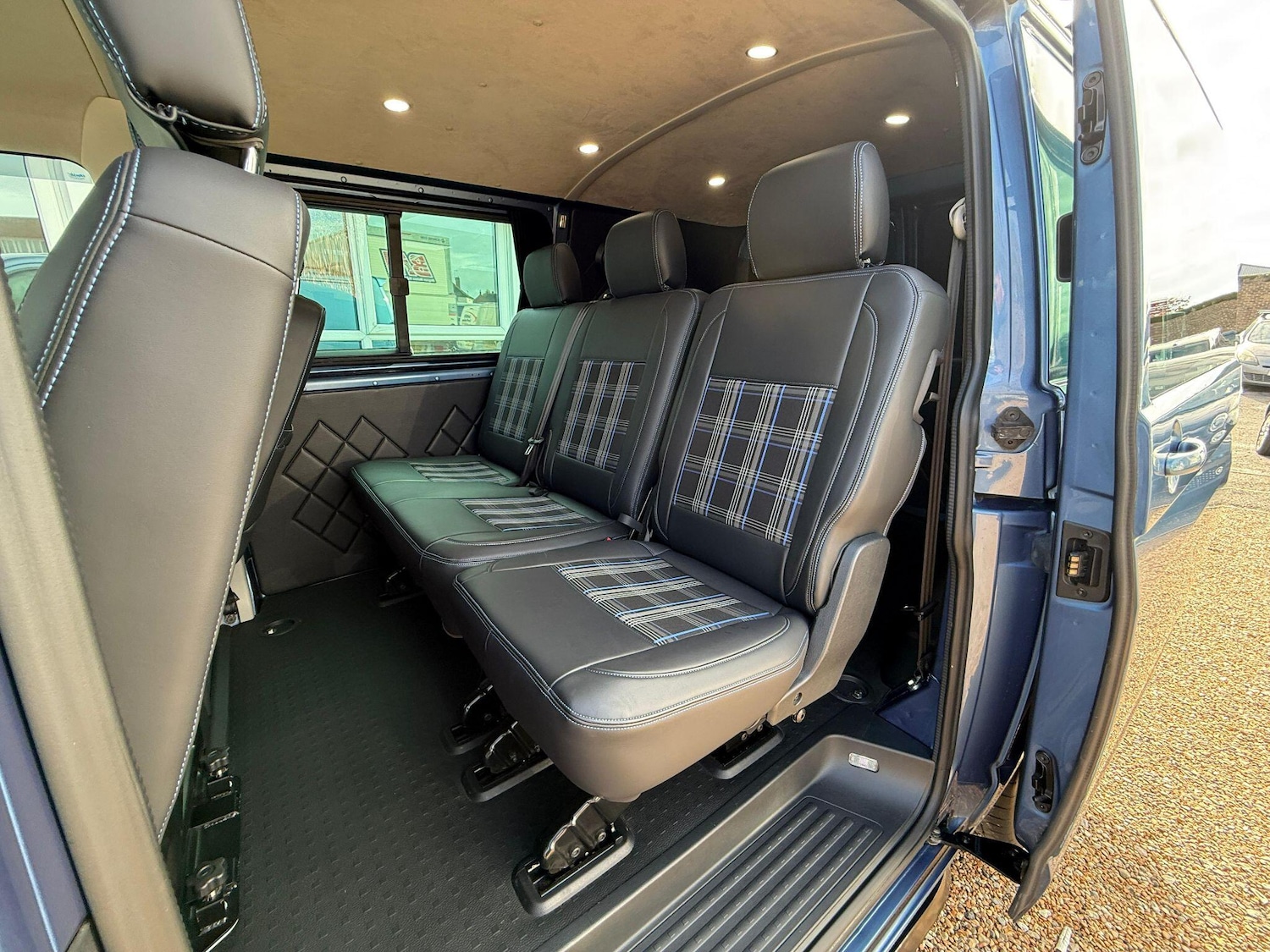 Used Volkswagen Transporter 2017 for sale - 76337791: Photo 3