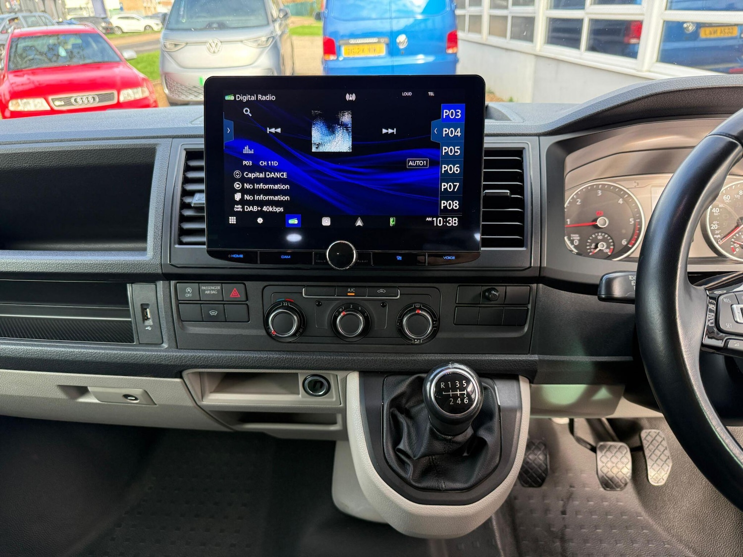 Used Volkswagen Transporter 2017 for sale - 76337791: Photo 9