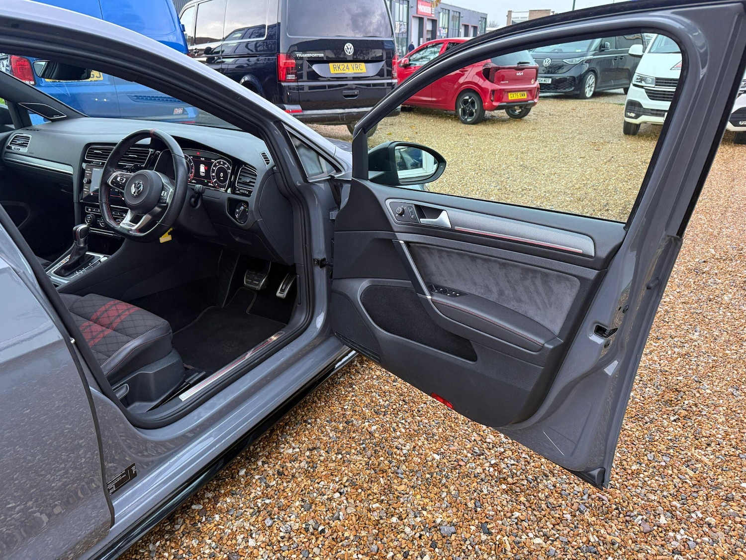 Used Volkswagen Golf 2020 for sale - 76772219: Photo 2