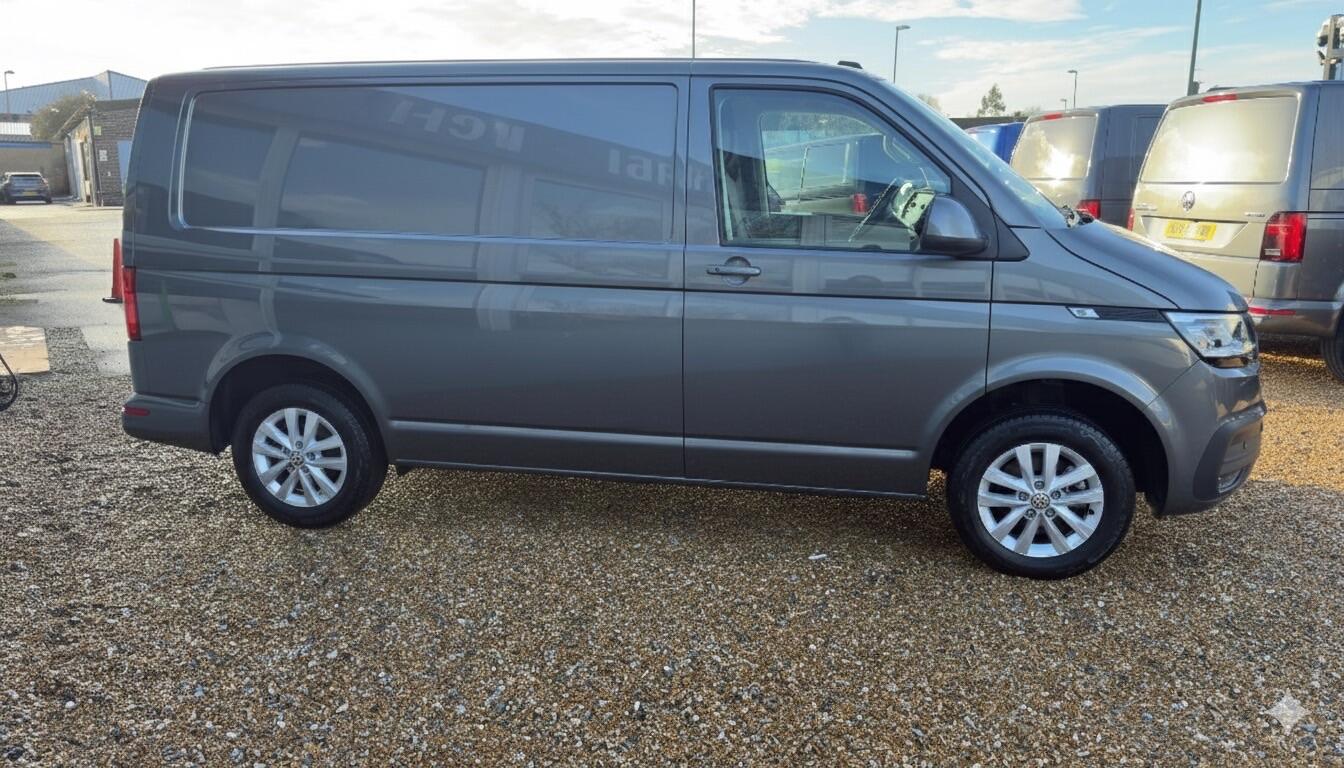 Used Volkswagen Transporter 2024 for sale - 76926289: Photo 3