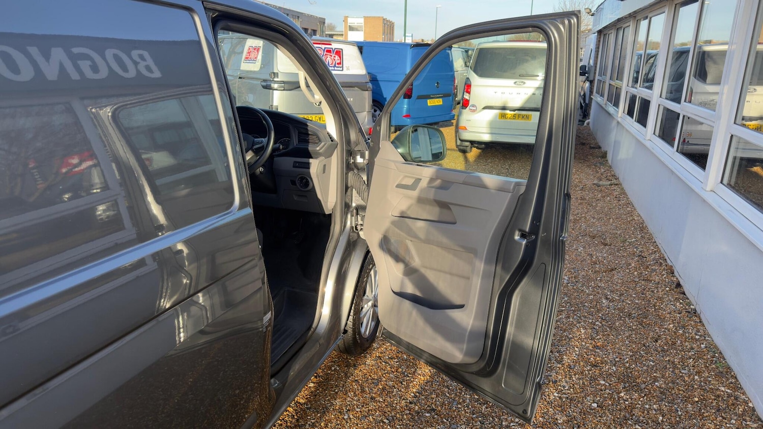 Used Volkswagen Transporter 2024 for sale - 76926289: Photo 8