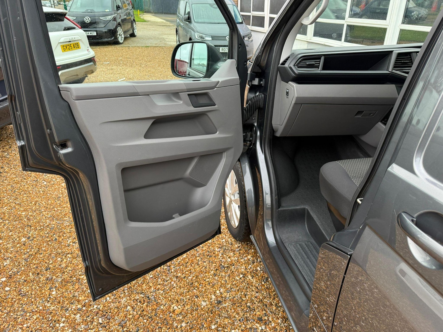 Used Volkswagen Transporter 2022 for sale - 76398479: Photo 4