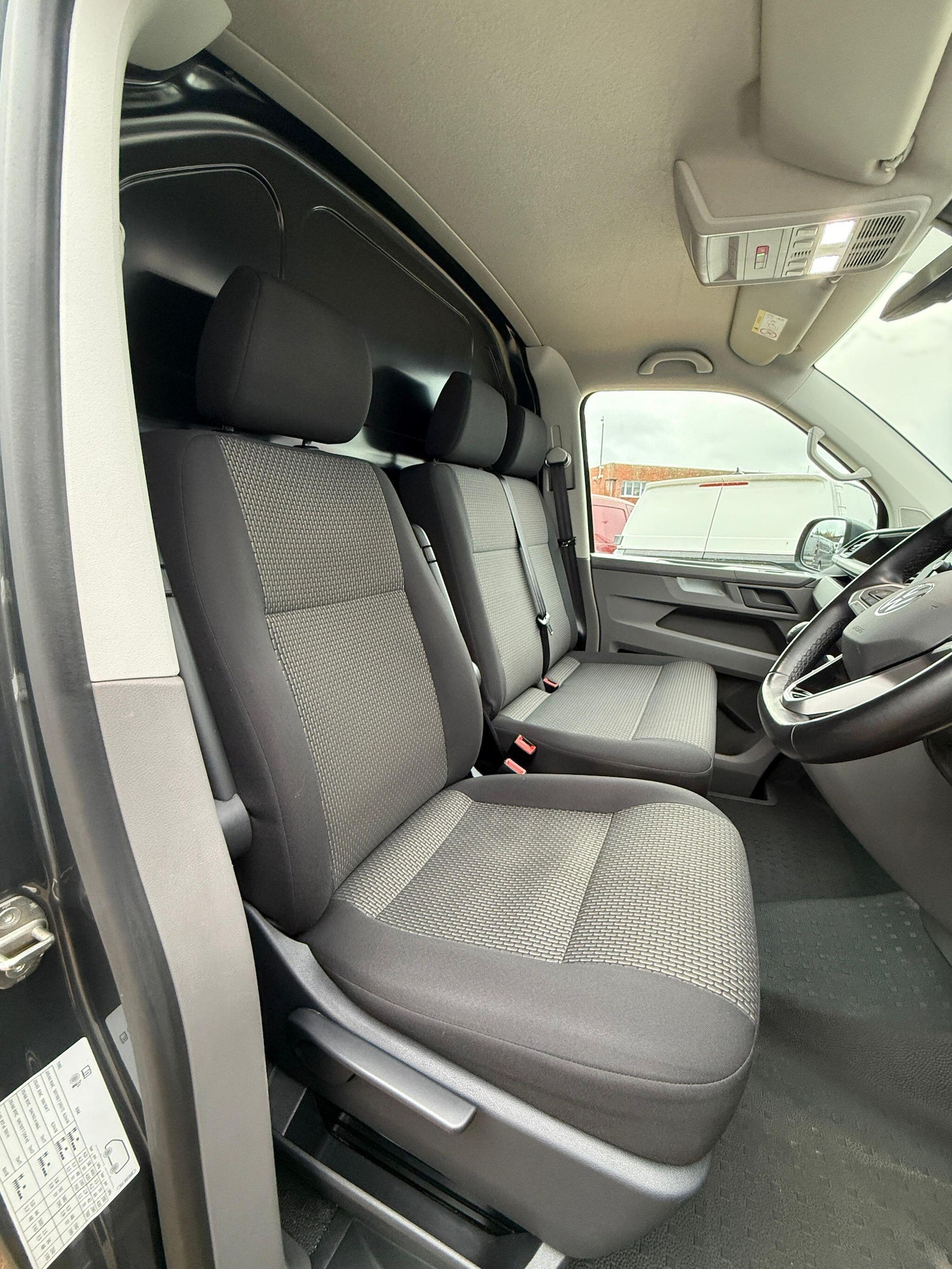 Used Volkswagen Transporter 2022 for sale - 76398479: Photo 7