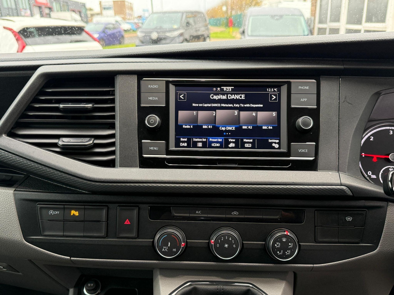 Used Volkswagen Transporter 2022 for sale - 76398479: Photo 8