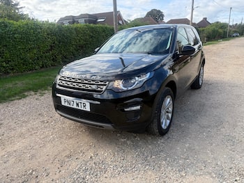 Used Land Rover Discovery Sport 2017 for sale - 79868774: Photo