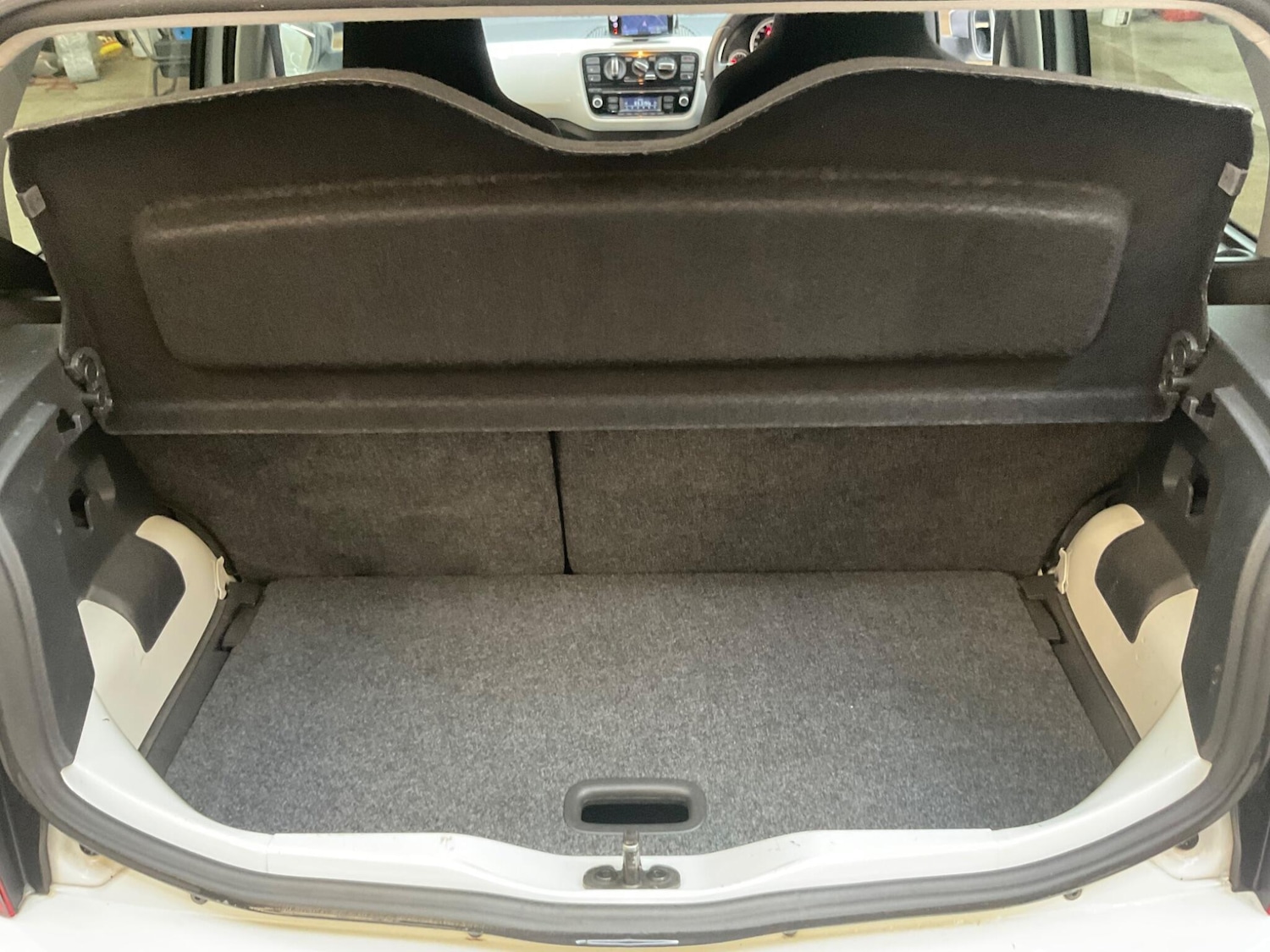 Used Volkswagen up! 2013 for sale - 76371605: Photo 15