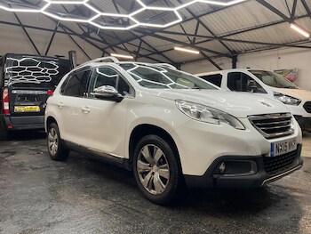 Used Peugeot 2008 2015 for sale - 77267890: Photo